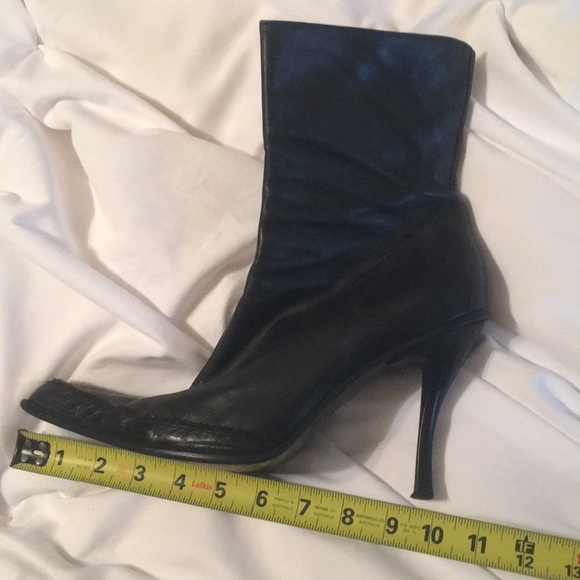 Roberto Rinaldi black leather heeled pointy boots. - Picture 7 of 7